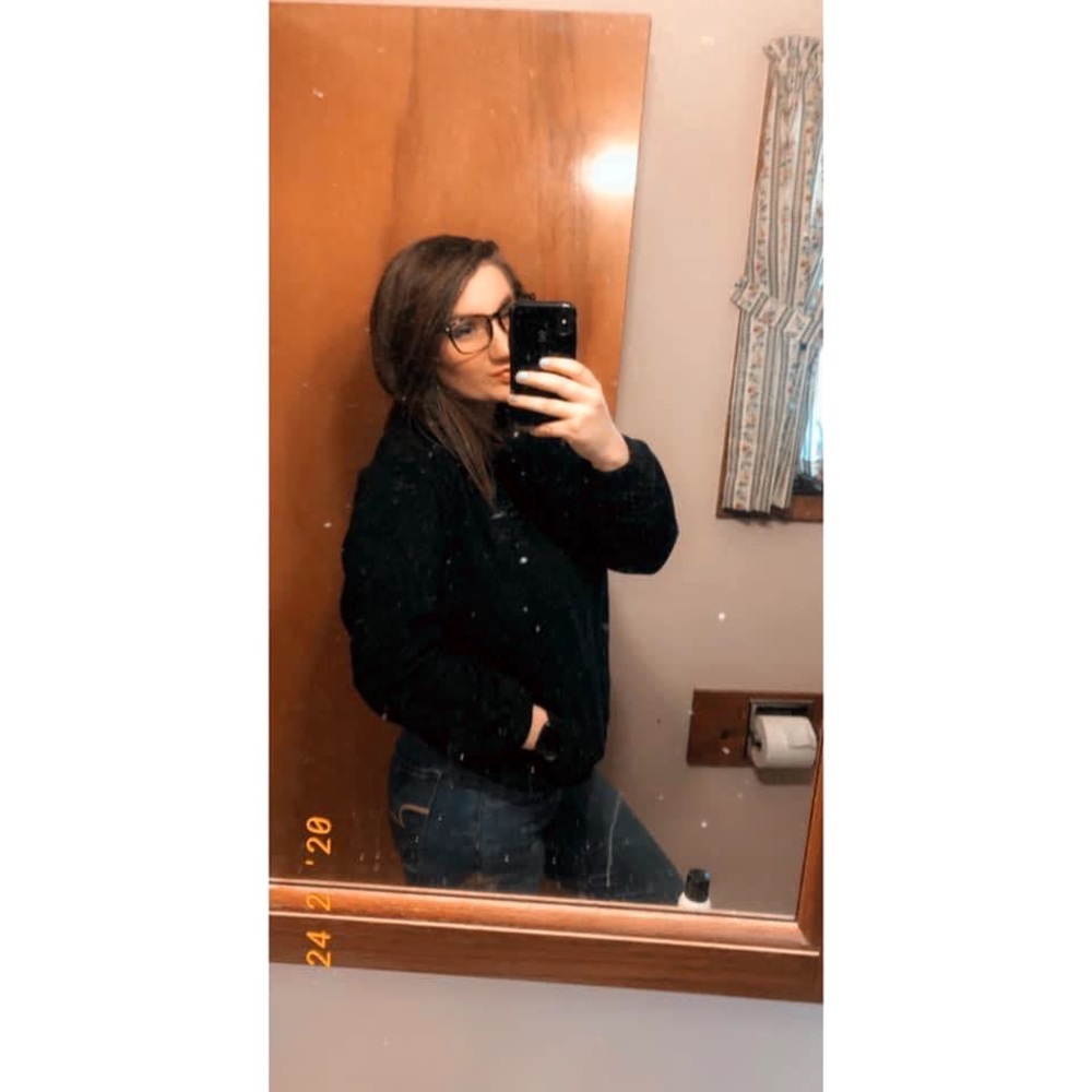 Meet your Posher, Hannah